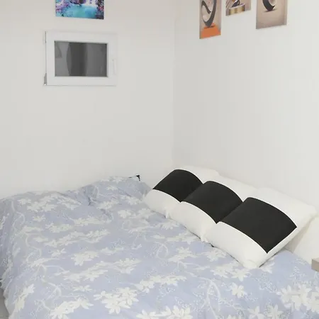 Le Bac D'eragny Apartment *
